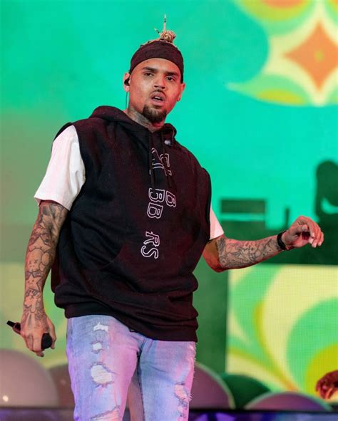 Chris Brown — Photos Of R&B Star – Hollywood Life